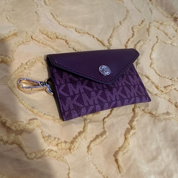 Michael Kors Plum Monogram Coin wallet - Picture 3 of 8